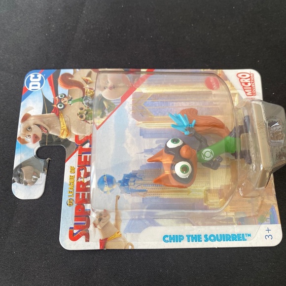 Chip The Squirrel DC League of Super-Pets Action Figure Cake Topper NEW - Picture 7 of 8